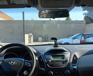Hyundai Tucson 2015 для оренди у Тбілісі. Ліміт пробігу необмежений.