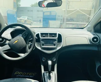 Chevrolet Aveo 2019 için kiralık Benzin 1,5L motor, Dubai'de.