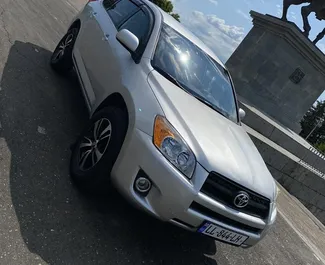 Vue de face d'une location Toyota Rav4 à Kutaisi, Géorgie ✓ Voiture #7179. ✓ Automatique TM ✓ 1 avis.