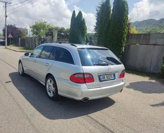 Prenájom auta Mercedes-Benz E-Class 2008 v v Albánsku, s vlastnosťami ✓ palivo Benzín a výkon 155 koní ➤ Od 27 EUR za deň.
