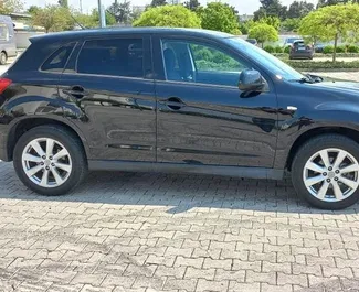 Benzin 2,0L motor af Mitsubishi Outlander Sport 2015 til udlejning i Tbilisi.