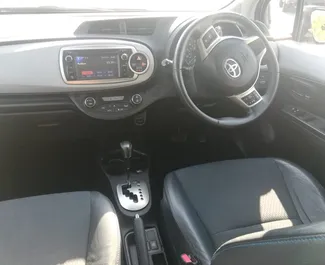 Motor Gasolina de 1,0L de Toyota Yaris 2018 para alquilar en en Larnaca.