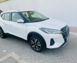 Bilutleie av Nissan Kicks 2021 i i De Forente Arabiske Emirater, inkluderer ✓ Bensin drivstoff og  hestekrefter ➤ Starter fra 95 AED per dag.