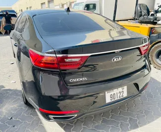 محرك البنزين بسعة 2,5 لتر لسيارة Kia Cadenza 2019 للإيجار في في دبي.