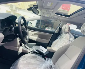 Ενοικίαση αυτοκινήτου Hyundai Elantra 2019 στα Ηνωμένα Αραβικά Εμιράτα, περιλαμβάνει ✓ καύσιμο Βενζίνη και  ίππους ➤ Από 80 AED ανά ημέρα.