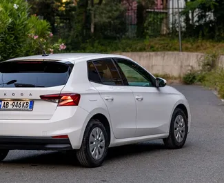 Automobilio nuoma Skoda Fabia #7135 su Rankinis pavarų dėže Tiranoje, aprūpintas 1,0L varikliu ➤ Iš Amarildo Albanijoje.