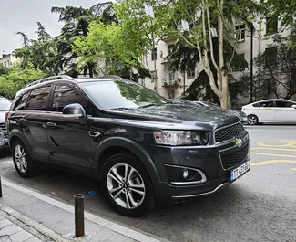 تأجير سيارة Chevrolet Captiva 2014 في في جورجيا، تتميز بـ ✓ وقود البنزين وقوة 249 حصان ➤ بدءًا من 130 GEL يوميًا.