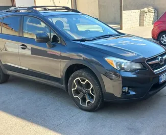 Sprednji pogled najetega avtomobila Subaru Crosstrek v v Tbilisiju, Georgia ✓ Avtomobil #7316. ✓ Menjalnik Samodejno TM ✓ Mnenja 1.