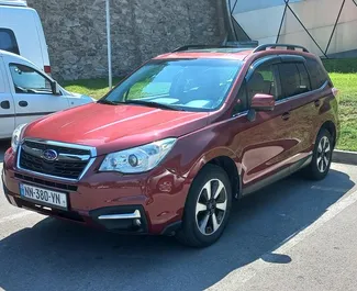 Vista frontal de um aluguel Subaru Forester em Tbilisi, Geórgia ✓ Carro #7317. ✓ Transmissão Automático TM ✓ 0 avaliações.