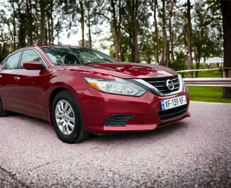 واجهة أمامية لسيارة إيجار Nissan Altima في في تبليسي, جورجيا ✓ رقم السيارة 7182. ✓ ناقل حركة أوتوماتيكي ✓ تقييمات 0.