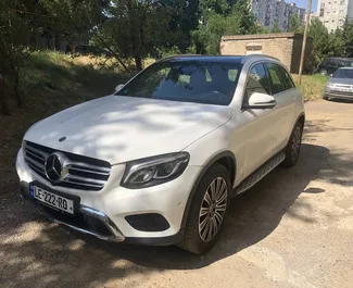 Арендуйте Mercedes-Benz GLC-Class 2018 в Грузии. Топливо: Дизель. Мощность: 204 л.с. ➤ Стоимость от 474 GEL в сутки.