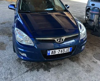 Vuokra-auton etunäkymä Hyundai i30 Durresissa, Albania ✓ Auto #7298. ✓ Vaihteisto Manuaalinen TM ✓ Arvostelut 1.