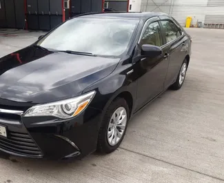 تأجير سيارة Toyota Camry رقم 7319 بناقل حركة أوتوماتيكي في في تبليسي، مجهزة بمحرك 2,5 لتر ➤ من أفتانديل في في جورجيا.