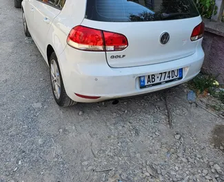 租车 Volkswagen Golf 6 #7219 Manual 在 在地拉那，配备 1.6L 发动机 ➤ 来自 伊利尔 在阿尔巴尼亚。