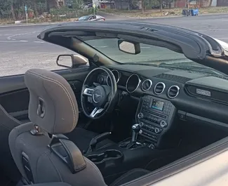 Ενοικίαση Ford Mustang Cabrio. Αυτοκίνητο Πρίμιουμ, Πολυτέλεια, Κάμπριο προς ενοικίαση στη Γεωργία ✓ Χωρίς κατάθεση ✓ Επιλογές ασφάλισης: TPL, FDW.