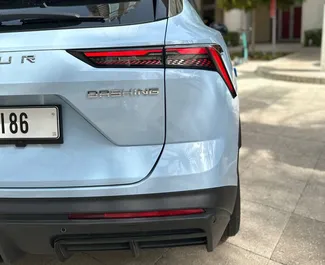 Interior de Jetour Dashing para alquilar en los EAU. Un gran coche de 5 plazas con transmisión Automático.