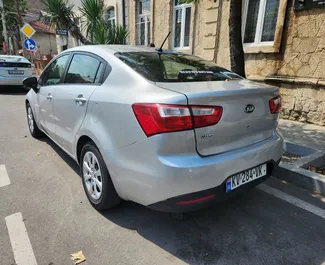 租车 Kia Rio #7206 Manual 在 在库塔伊西，配备 1.6L 发动机 ➤ 来自 阿什坎 在格鲁吉亚。