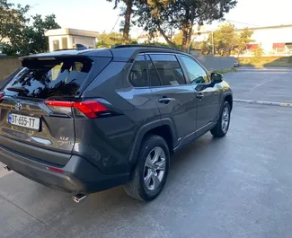 Alquiler de coches Toyota Rav4 2022 en Georgia, con ✓ combustible de Híbrido y 200 caballos de fuerza ➤ Desde 341 GEL por día.