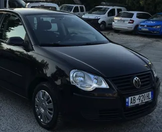 Ενοικίαση Volkswagen Polo. Αυτοκίνητο Οικονομική, Άνεση προς ενοικίαση στην Αλβανία ✓ Χωρίς κατάθεση ✓ Επιλογές ασφάλισης: TPL, CDW, Κλοπή, Στο εξωτερικό.