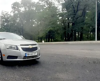 Прокат машины Chevrolet Cruze №7572 (Автомат) в Кутаиси, с двигателем 1,8л. Бензин ➤ Напрямую от Иракли в Грузии.