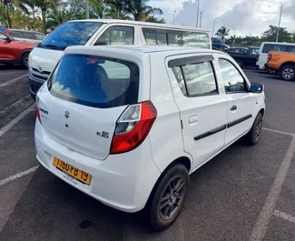 Sprednji pogled najetega avtomobila Suzuki Alto v na letališču Mauritius, Mauritius ✓ Avtomobil #7508. ✓ Menjalnik Samodejno TM ✓ Mnenja 0.