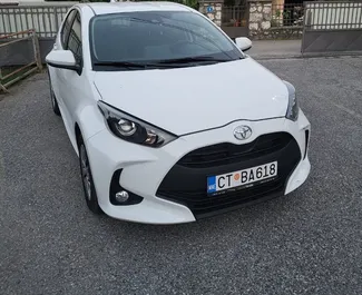 Pronájem auta Toyota Yaris #7466 s převodovkou Automatické v Budvě, vybavené motorem 1,3L ➤ Od Mirko v Černé Hoře.