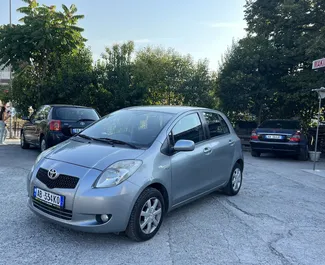 Prenájom auta Toyota Yaris #7334 s prevodovkou Automatické v v Tirane, vybavené motorom 1,4L ➤ Od Skerdi v v Albánsku.