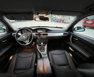 BMW 330d Touring 租赁。在 在阿尔巴尼亚 出租的 舒适性, 高级 汽车 ✓ Without Deposit ✓ 提供 TPL, CDW, Theft, Abroad 保险选项。