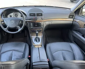 Alquiler de Mercedes-Benz E-Class. Coche Premium para alquilar en Albania ✓ Sin depósito ✓ opciones de seguro TPL, CDW, Robo, En el extranjero.