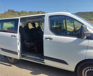 Najem avtomobila Ford Tourneo Custom 2014 v v Albaniji, z značilnostmi ✓ gorivo Dizel in 120 konjskih moči ➤ Od 80 EUR na dan.