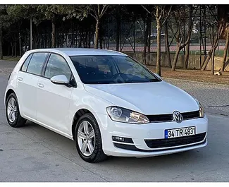 Vue de face d'une location Volkswagen Golf 7 à Istanbul, Turquie ✓ Voiture #7510. ✓ Manuelle TM ✓ 0 avis.