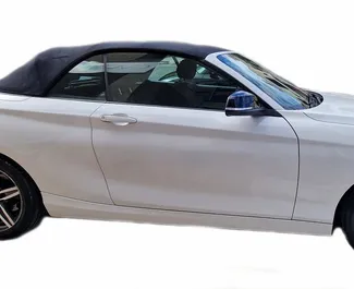 1.5L 엔진이 장착된 파포스에서의 BMW 218i Cabrio #7899 자동 차량 대여 ➤ Liana 키프로스에서에서 제공.