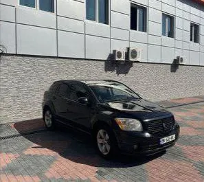 2.0L 엔진이 장착된 트빌리시에서의 Dodge Caliber #7737 자동 차량 대여 ➤ Dato 조지아에서에서 제공.