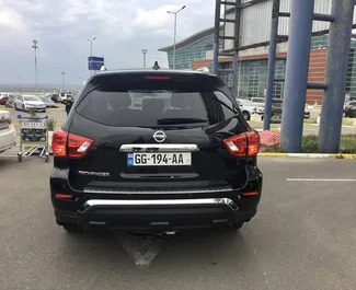 Motor Gasolina de 3,5L de Nissan Pathfinder 2020 para alquilar en en Tiflis.