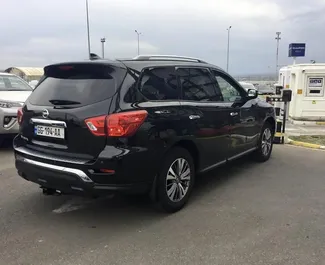 Nissan Pathfinder - автомобіль категорії Комфорт, Преміум, Позашляховик, Кросовер напрокат в Грузії ✓ Без депозиту ✓ Страхування: ОСЦПВ, СВУПЗ.