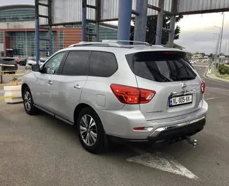 Nissan Pathfinder – автомобиль категории Комфорт, Премиум, Внедорожник, Кроссовер напрокат в Грузии ✓ Без депозита ✓ Страхование: ОСАГО, КАСКО.