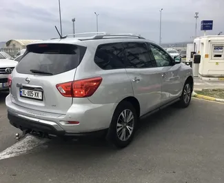 Nissan Pathfinder 2020 tilgjengelig for leie i Tbilisi, med ubegrenset kilometergrense.