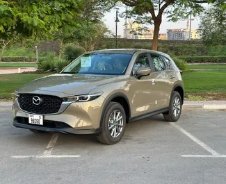 Sprednji pogled najetega avtomobila Mazda Cx-5 v v Dubaju, ZAE ✓ Avtomobil #7684. ✓ Menjalnik Samodejno TM ✓ Mnenja 0.