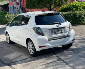 Bilutleie av Toyota Yaris 2013 i i Albania, inkluderer ✓ Hybrid drivstoff og 75 hestekrefter ➤ Starter fra 24 EUR per dag.