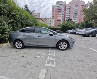 Automašīnas noma Chevrolet Cruze #7735 ar Automātiskais pārnesumu kārbu Tbilisi, aprīkots ar 1,4L dzinēju ➤ No Nikoloz Gruzijā.