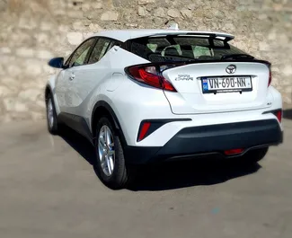 Pronájem auta Toyota C-HR 2023 v Gruzii, s palivem Benzín a výkonem 160 koní ➤ Cena od 147 GEL za den.