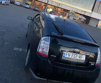 Toyota Prius 2008 для аренды в Кутаиси. Лимит пробега не ограничен.