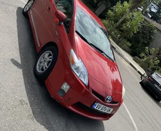 Арендуйте Toyota Prius 2011 в Грузии. Топливо: Гибрид. Мощность: 170 л.с. ➤ Стоимость от 80 GEL в сутки.