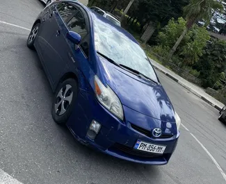 Bilutleie av Toyota Prius 2010 i i Georgia, inkluderer ✓ Hybrid drivstoff og 170 hestekrefter ➤ Starter fra 80 GEL per dag.