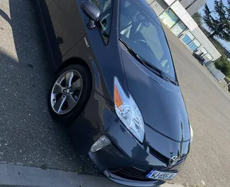 Toyota Prius 2012 location de voiture en Géorgie, avec ✓ Hybride carburant et 170 chevaux ➤ À partir de 82 GEL par jour.