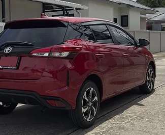 Alquiler de coches Toyota Yaris 2024 en Tailandia, con ✓ combustible de Gasolina y 95 caballos de fuerza ➤ Desde 600 THB por día.