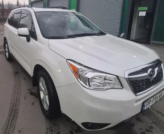 Vista frontal de un Subaru Forester de alquiler en Tiflis, Georgia ✓ Coche n.º 8046. ✓ Automático TM ✓ 1 opiniones.