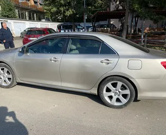 Toyota Camry rent. Mugavus, Premium auto rentimiseks Gruusias ✓ Ilma deposiidita ✓ Kindlustuse valikud: TPL.