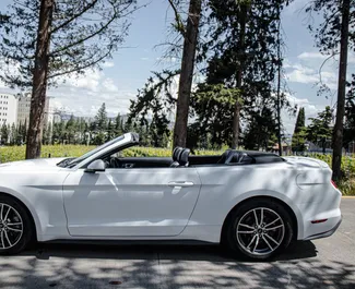 Арендуйте Ford Mustang Cabrio 2018 в Грузии. Топливо: Бензин. Мощность: 310 л.с. ➤ Стоимость от 233 GEL в сутки.