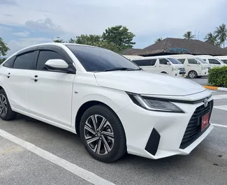 Toyota Yaris Ativ 2023 auton vuokraus Thaimaassa, sisältää ✓ Bensiini polttoaineen ja 94 hevosvoimaa ➤ Alkaen 800 THB päivässä.
